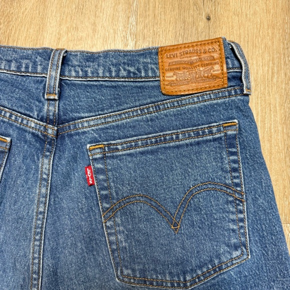 Levis Jeans Women Size 28 Blue Demin Wedgie Straight Cotton Medium Wash Raw Hem - Picture 13 of 16